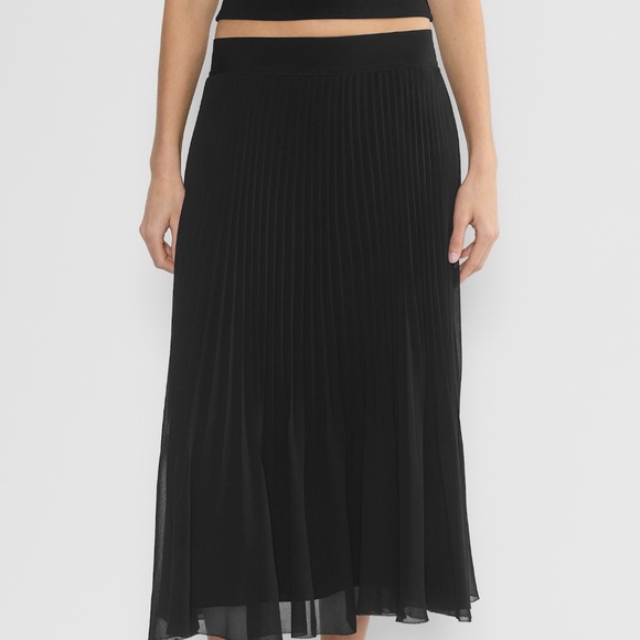 New Aritzia Twirl Pleated Skirt Pleated chiffon midi skirt size S - Picture 2 of 9